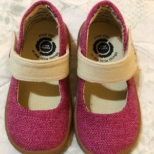 Livie and Luca magenta